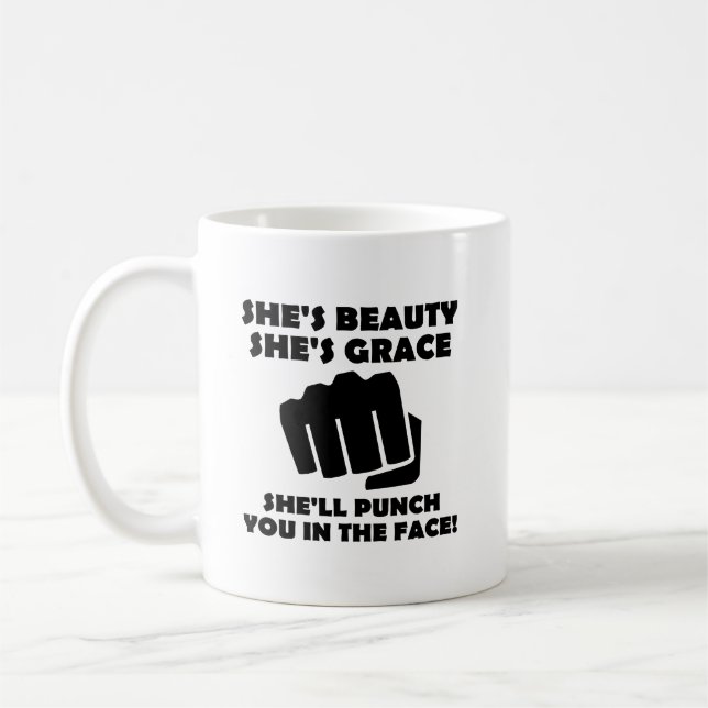 Beauté Grace Punch Funny Mug (Gauche)