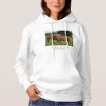 Beautés de bain Traiter d'autres Sweatshirt Sweat<br><div class="desc">Sweat - shirt à capuche sweatshirt qui dit "Traitez les autres comme vous voulez être traité." Deux chevaux se nettoient au milieu d'un champ de collines ondulantes à Ozark Missouri. Vous recherchez plus d'impressions ou de produits ? N'hésitez pas à visiter mon magasin : http://www.zazzle.com/timelessmomentsphtgy Cette photo a été prise...</div>