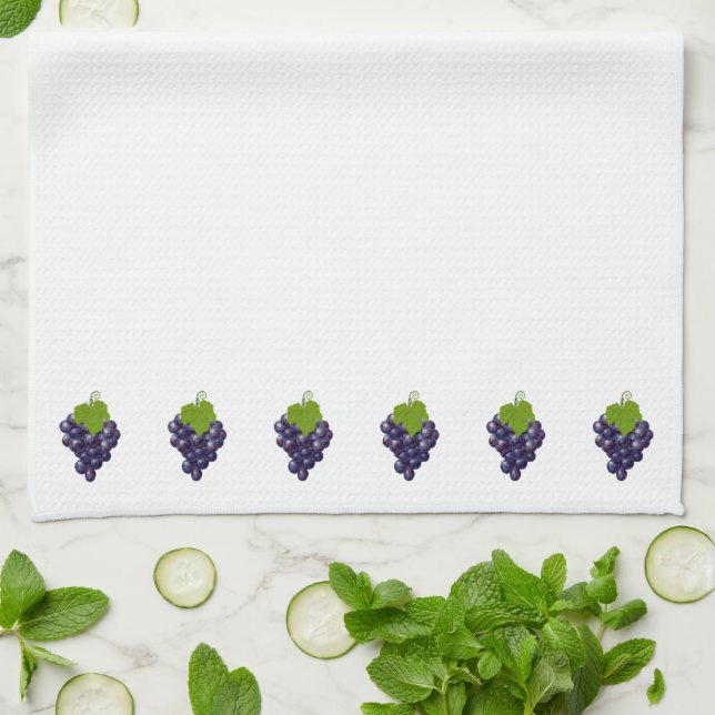 Beaux Bouquets de Raisins sur Serviette de Cuisine (Plié)