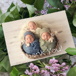 Bébé Cadeau Triplets Merci Nouveau-né Baby shower<br><div class="desc">Baby Gift Triplets Merci Nouveau-né Baby shower Merci Cartes contient votre photo préférée avec le texte "Merci" dans élégant script blanc moderne sur le devant et une photo supplémentaire et votre message personnalisé au verso. Personnalisez en modifiant le texte dans les zones de texte fournies. CONSEIL PHOTO : centre votre...</div>