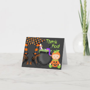 Bébé mignon dans le Merci de Halloween de costume