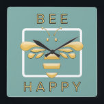Bee Happy Jote Honeybee Apiarist Honey Horloge<br><div class="desc">Cette douce petite abeille stylisée en 3D vous rappellera,  à vous et à votre personnel et à vos clients,  de "Bee Happy" - ou de remplacer le texte par votre prénom. La couleur Arrière - plan peut être modifiée à n’importe quelle couleur,  dans le panneau calques.</div>