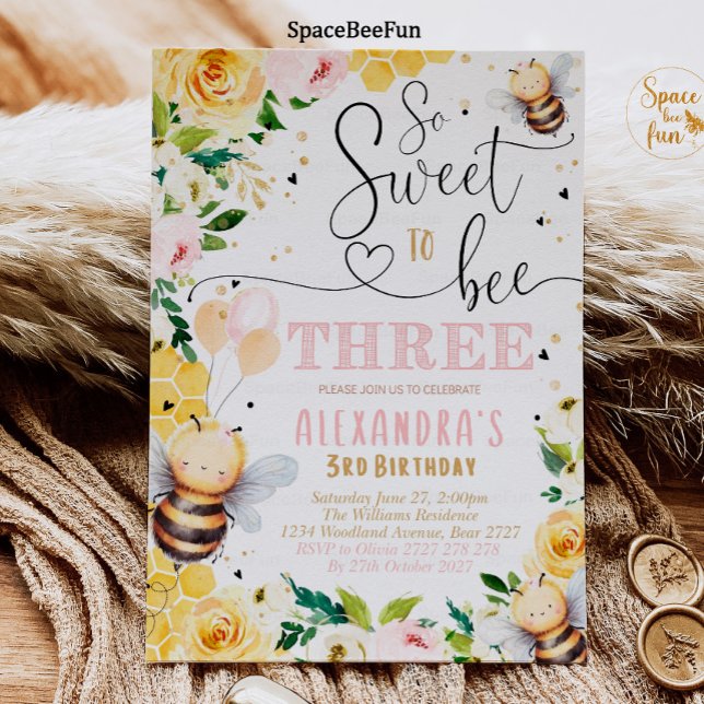 Bee Honey TROIS Invitation anniversaire Boho Girl (Bee Honey THREE Birthday invitation Boho Pampas Grass Girl Bee Honey Party Pink So Sweet to Bee invi)