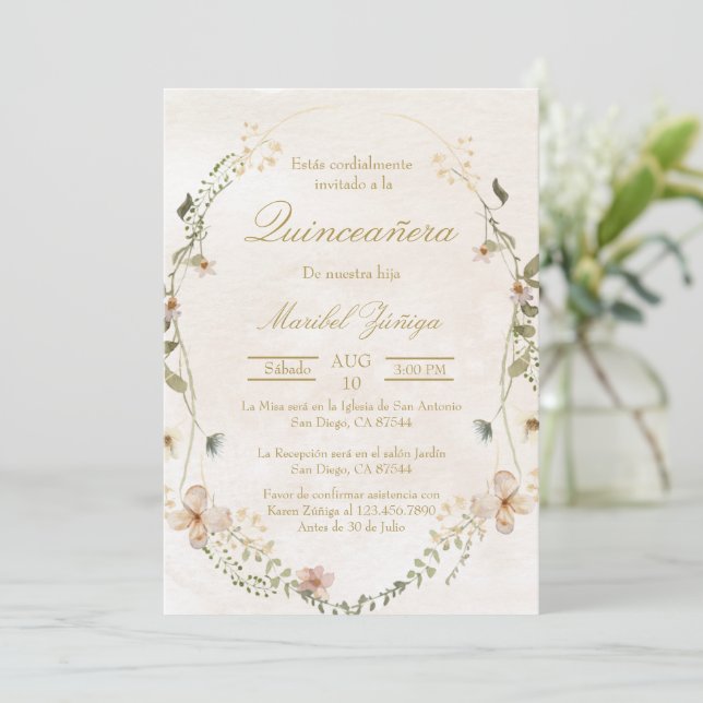 Beige or avec couronne Quinceanera invitation (Debout devant)