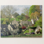 Belle Bibury, Cotswolds, Royaume-Uni Jigsaw Puzzle<br><div class="desc">Bibury est considérée comme l'un des villages les plus photographiés du Royaume-Uni. Je pense que ça peut sembler loin aujourd'hui, mais ce sera à vous de profiter une fois terminé. Bibury a été décrit par William Morris (1834-1896) comme "le plus beau village d'Angleterre". Une photo de Bibury est vue sur...</div>