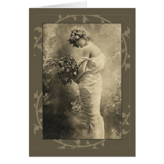 Belle dame victorienne avec fleurs coupées