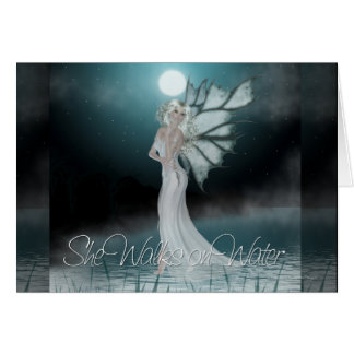 Belle Fée Elle marche sur l'Imaginaire d'eau Carte