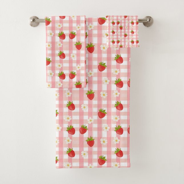 Belle fraise et fleurs sur en vichy rose (En situation)