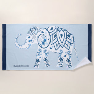 Belle serviette de plage bleue de nom d'éléphant