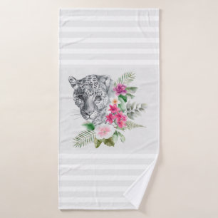 Belle tête léopard avec des rayures grises