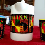 Belle théière Afrique<br><div class="desc">Je me suis inspiré des belles couleurs africaines pour créer cette théière. L'Afrique a de si belles couleurs vives et audacieuses dans ses vêtements et son drapeau national. Cette théière a une image d'oeuvre que j'ai créée à l'aide de crayons colorés.</div>