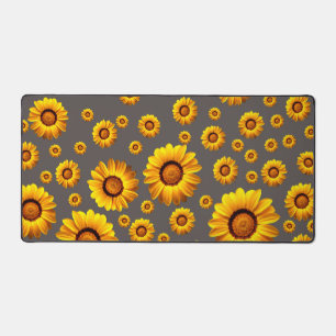 Belles fleurs jaunes sur arrière - plan gris