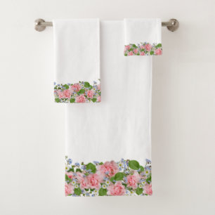 Belles fleurs roses sur fond blanc