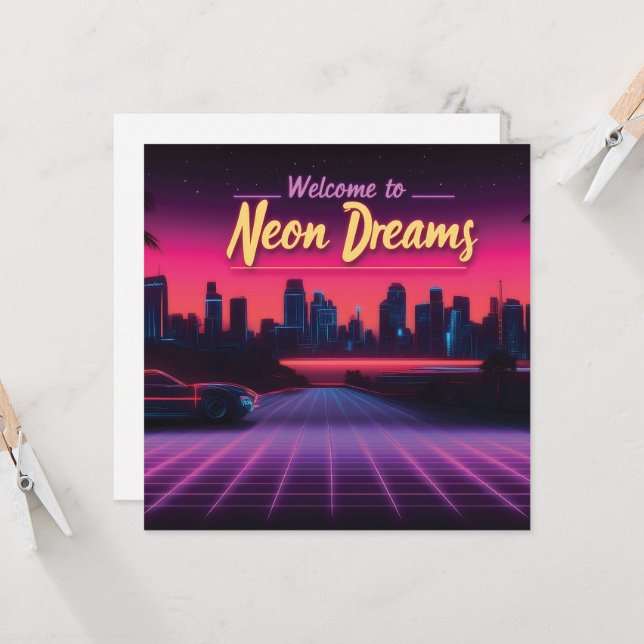 Bienvenue à Neon Dreams - Retro Wave Cityscape (Devant/Arrière en situation)
