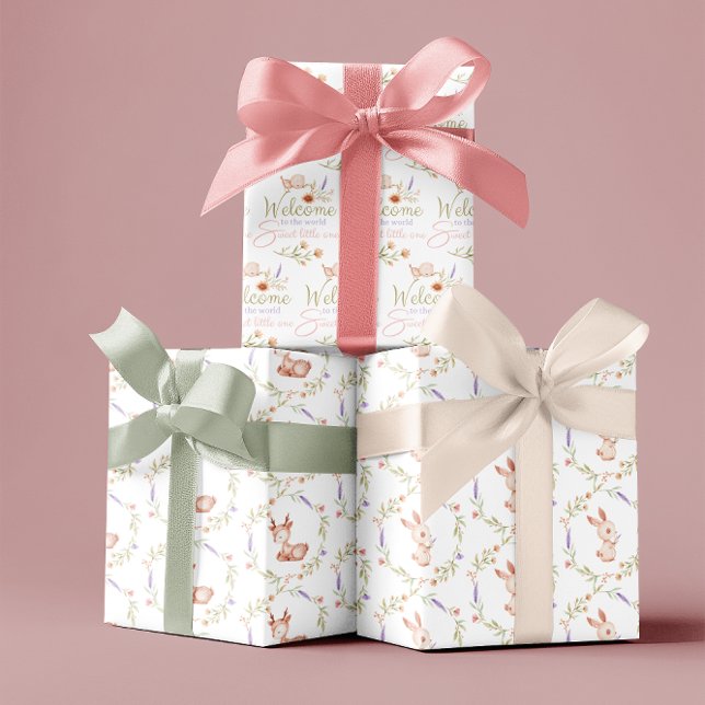 Bienvenue Dans Le Monde Envelopper Les Feuilles De (Welcome a sweet little one into the world with this adorable forest animal wrapping paper set! )