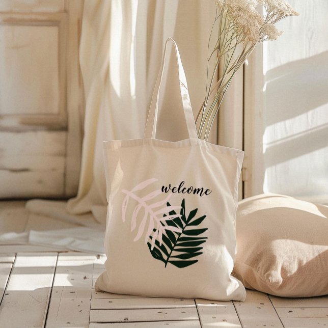 Bienvenue  | Sac fourre-tout Palm Getaway (Pink and green palm leaves wedding bachelorette party welcome tote bag.)