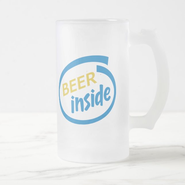 Bière à l'intérieur de stein/de tasse givrée (Droit)