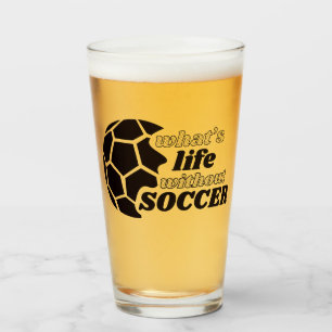 bière en verre de football