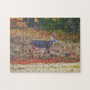 Big Buck Deer marche dans un puzzle d'art de prair