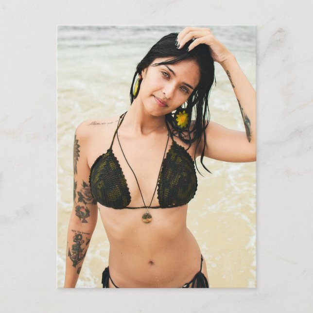Bikini Girl with Tattoos Photo cartes postales (Devant)