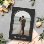 Black Beautiful Arch Mariage Photo Love & Merci<br><div class="desc">Beau et élégant carte de remerciements photo à envoyer à vos invités mariages. Carte de remerciements mariage double face avec deux photos, une dans un cadre en arc avec LOVE & THANKS écrit dans une courbe. Carte de remerciements mariage noir avec vos noms dans un script de brosse blanche moderne....</div>