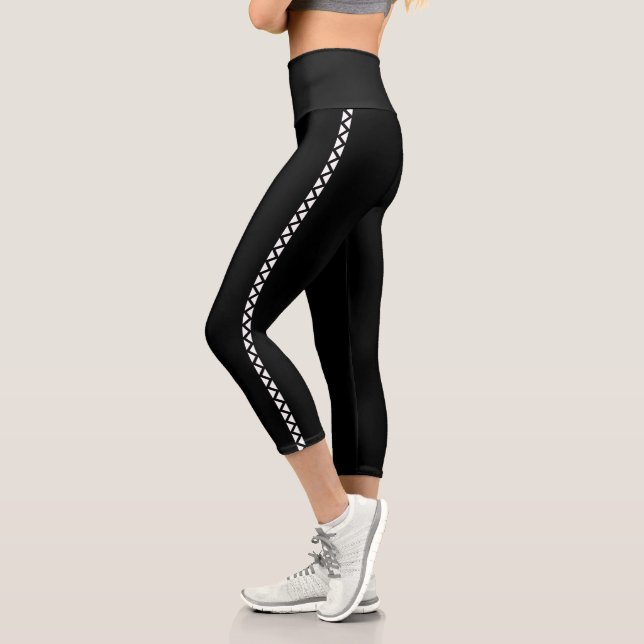 Black Capri Leggings with White Side Stripe (Gauche)