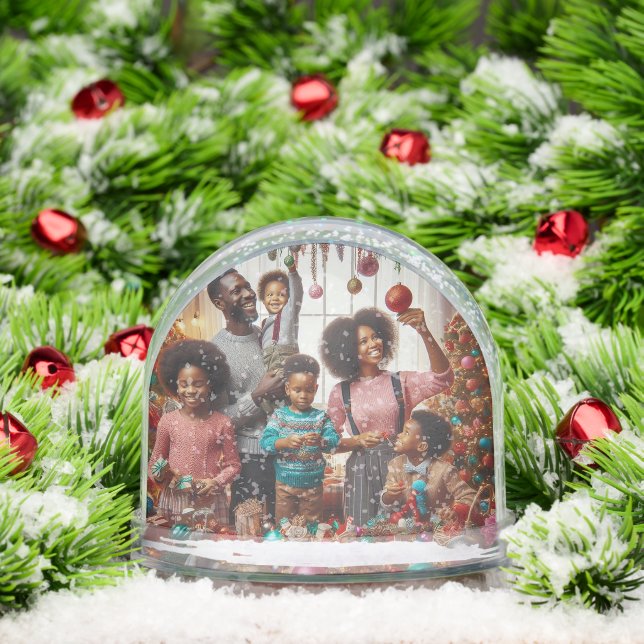 BLACK FAMILY CHRISTMAS SNOW GLOBE (Noël)