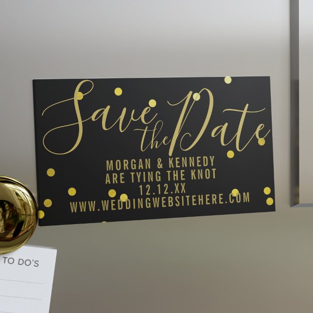 Black Gold Confetti Magnétique Enregistrer l'aiman (A black and gold confetti style Save the Date magnet with space for your wedding details)