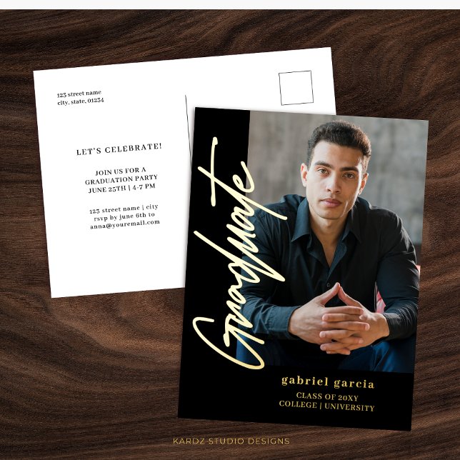 Black Gold Modern Graduation Invitation Carte post (Gold Foil Invitation Postcard is shown in 4.25 x 5.6 inch. front and back views. )