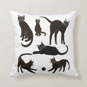 Blackie le coussin de chat noir