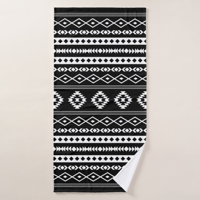 Blanc aztèque sur Motif de motifs noirs mélangés (Serviette de bain)