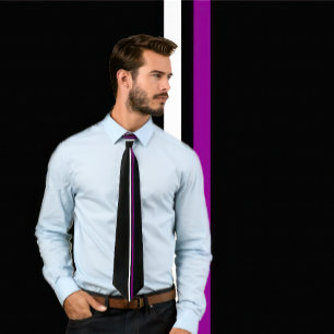 Blancs verticaux et violets sur cravate noire