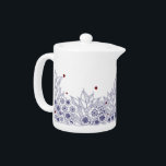 Bleu Blanc Botanique Secret Jardin Teapot<br><div class="desc">Dessin en ligne bleu foncé et blanc de dianthus et de lys de la vallée fleurs avec feuillage botanique et coccinelle rouge mignonne. Teapot Jardin Bleu Blanc Secret Botanique.</div>
