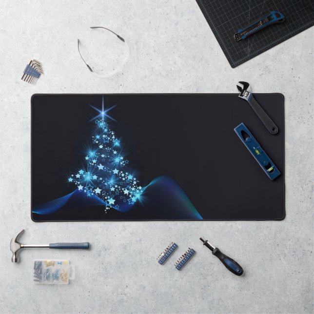 Bleu brillant des étoiles sur l'arbre de Noël fonc (Poste de travail)
