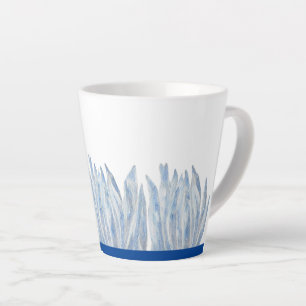 Bleu Chalk Sticks sur une petite Mug en latte