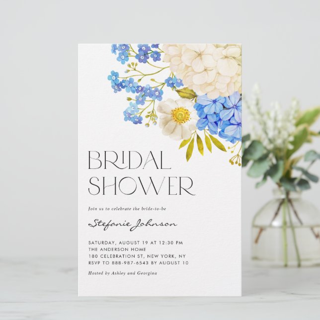 Bleu et blanc Hydrangeas Invitation de la douche n (Debout devant)