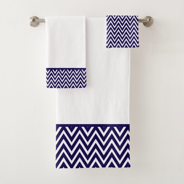 Bleu marine moderne et chevron rayé blanc (En situation)
