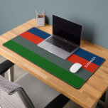 Bleu Orange Vert Motif Personnalisé<br><div class="desc">Améliorez votre espace de travail grâce au Motif de bureau personnalisé Blue, Orange et Green Stripes. Doté d'un design rayé audacieux et coloré, ce tapis offre une surface lisse pour votre clavier et votre souris tout en ajoutant une touche moderne à votre bureau. Customisez-le avec un nom pour une touche...</div>
