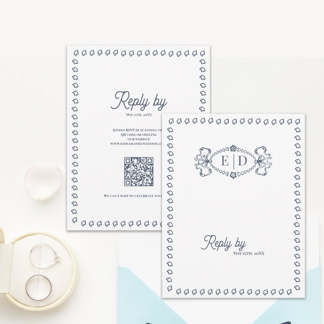 Bleu Poussiéreux Code QR Monogramme Vintage Cartes (Dusty Blue Vintage Monogram Wedding RSVP Card with QR Code | Elegant Classic Border Reply Card Front)