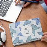 Bleu Simple Belle Papillons Mignonne Monogramme<br><div class="desc">Ce design comprend d'élégants papillons minimalistes simples,  papillon bleu aquarelle nature papillon,  insecte animal animal art graphique de la faune,  animal illustration minimaliste classique,  étudiante en classe à l'école,  fournitures scolaires botaniques mignonnes,  carnet de planificateur à domicile,  belle jolie feminine girly,  bleu turquoise couleur turquoise,  carnet cool unique</div>