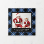Bleu Tartan Plaid Vacances Triple Carte photo<br><div class="desc">Personnalisez cette carte triplée de tartan noir et bleu classique avec votre propre salutation et de belles photos pour commencer à répandre la joie à vos amis et votre famille cette saison de vacances.</div>