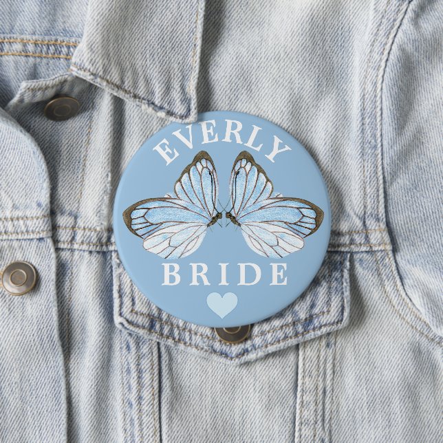 Bliss Bleu Papillon Bliss Brides Badge avec Coeur  (En situation)