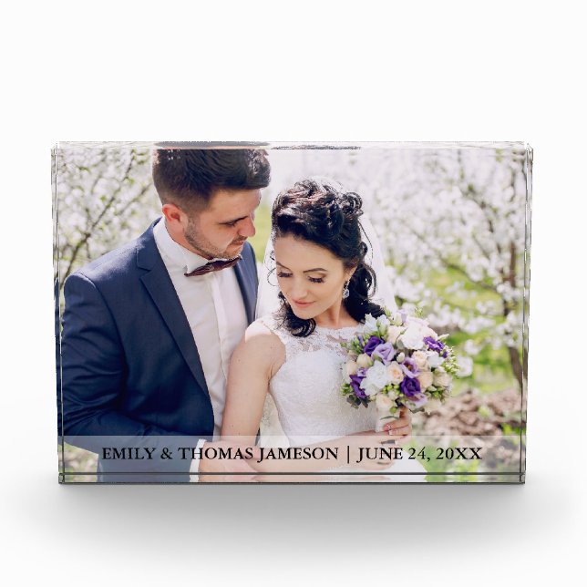 Bloc nommé de photo de date de jeune mariée et de (Devant)