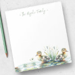 Bloc-note Aquarelle Canards Papeterie personnalisée<br><div class="desc">Jolie et charmante, cette papeterie personnalisée présente votre nom de famille ou monogramme dans une typographie en écriture manuscrite sauge avec une bordure inférieure de canetons d'aquarelle. Parfait pour vos notes de printemps et d'été. Pour voir plus de modèles de vie de bureau et de cadeaux de canard comme cette...</div>