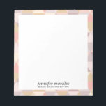 Bloc-note Aquarelle Triangle palette chaude monogramme<br><div class="desc">Elégant bloc-notes personnalisé avec bordure d'aquarelle à thème kaléidoscope triangle en été chaude palette de rose,  gris,  mauve,  jaune et crème,  Parfait pour se glisser dans des cadeaux ou des paquets pour les commandes en ligne,  Écrire une note personnelle pour un look professionnel.</div>