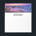 Bloc-note Belle photo côtière du coucher de soleil<br><div class="desc">Un bloc-notes avec une belle photo aux couleurs frappantes de violet,  bleu et rose au coucher du soleil. Un joli littoral parsemé de rochers.</div>