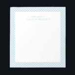 Bloc-note bleu clair en vichy mignon simple personnalisé<br><div class="desc">Avec son cadre en vichy bleu clair mignon, ce bloc-notes est la façon idéale d'envoyer une note personnalisée douce. Le texte dit "une petite note de" et comprend de la place pour un nom, mais il peut être modifié pour dire tout ce que vous voulez. Fait une grande farce de...</div>