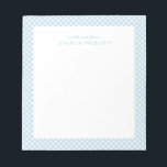 Bloc-note bleu clair en vichy mignon simple personnalisé<br><div class="desc">Avec son cadre en vichy bleu clair mignon, ce bloc-notes est la façon idéale d'envoyer une note personnalisée douce. Le texte dit "une petite note de" et comprend de la place pour un nom, mais il peut être modifié pour dire tout ce que vous voulez. Fait une grande farce de...</div>