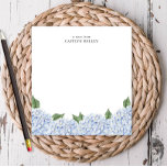 Bloc-note Bleu Hydrangea Aquarelle Bordure personnalisée<br><div class="desc">Ce beau bloc-notes une bordure hydrangée aquarelle en bleu. Ajoutez votre personnalisation à l'aide du formulaire modèle. Pour modifier la police,  le style ou la disposition,  sélectionnez l'option "customiser plus loin".</div>