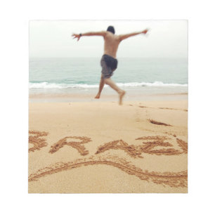 Bloc-note BRÉSIL. Un homme barechest en maillot de bain